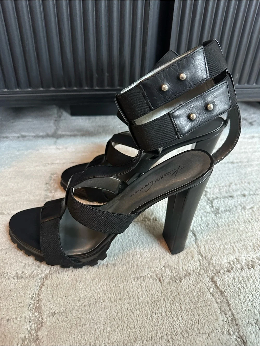 NIB Kenneth Cole Black Leather Strappy High-Heel - Women